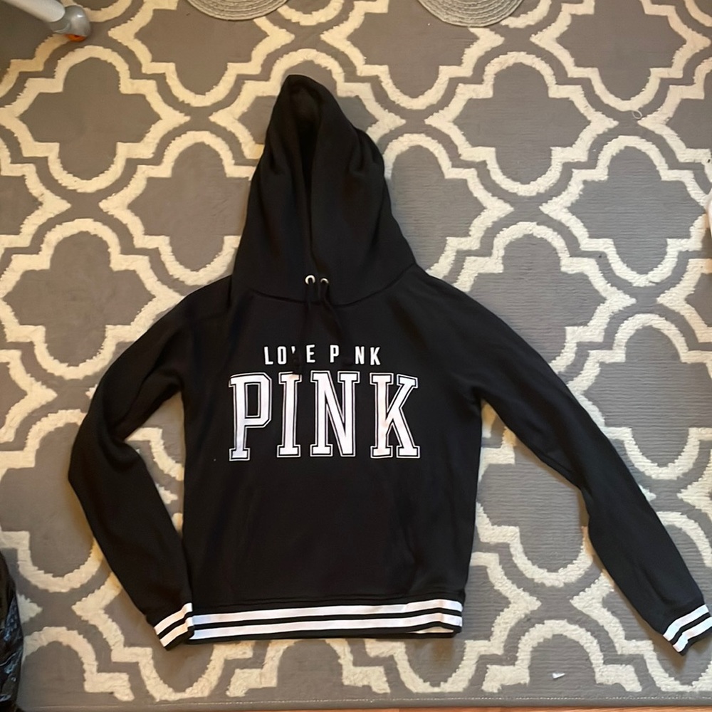 VS pink hoodie